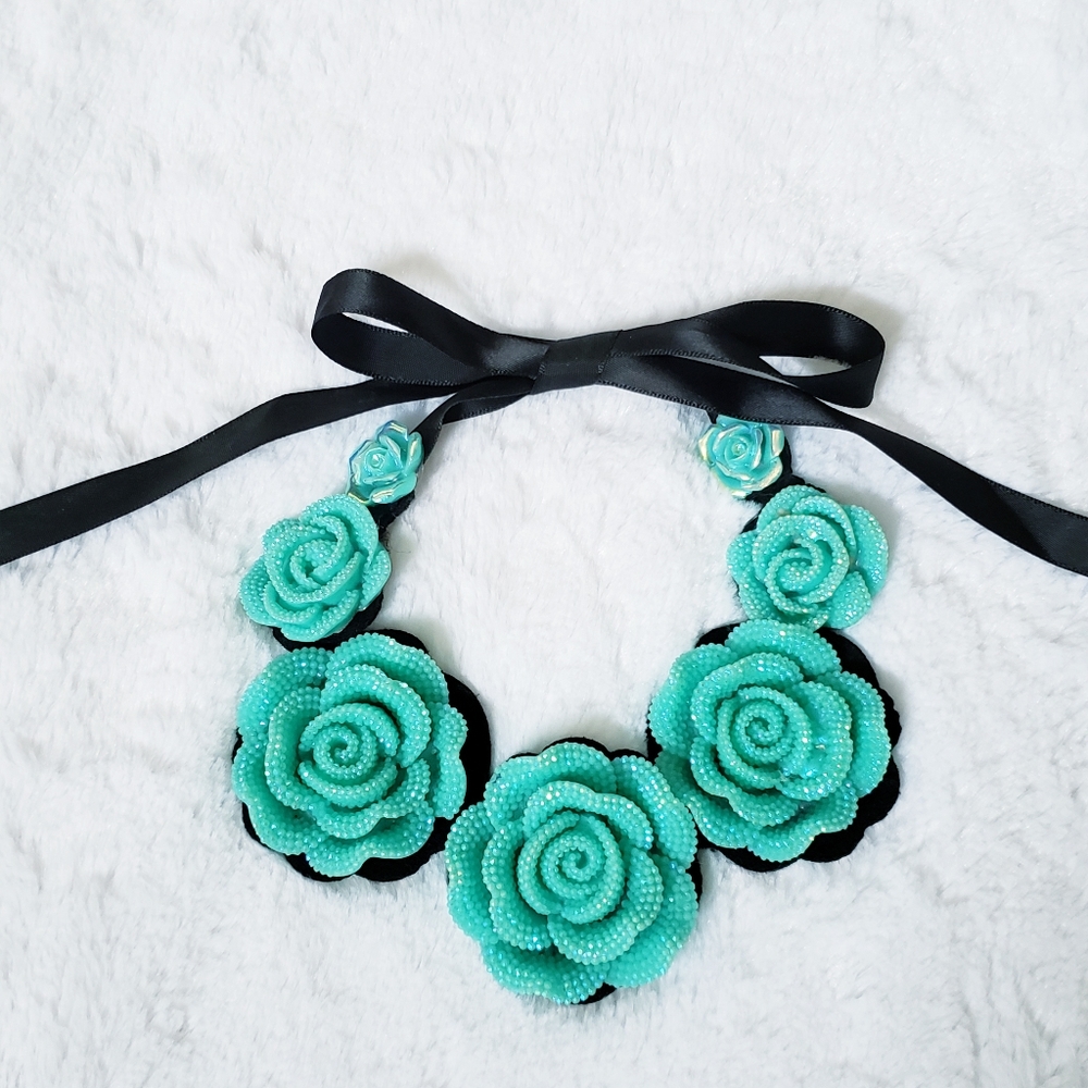 Floral necklace